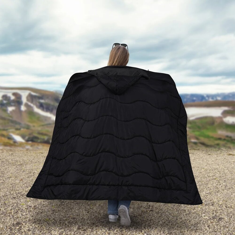 Below Zero Wearable Outdoor Blanket With Soft Plush Interior 72"x54", NWT